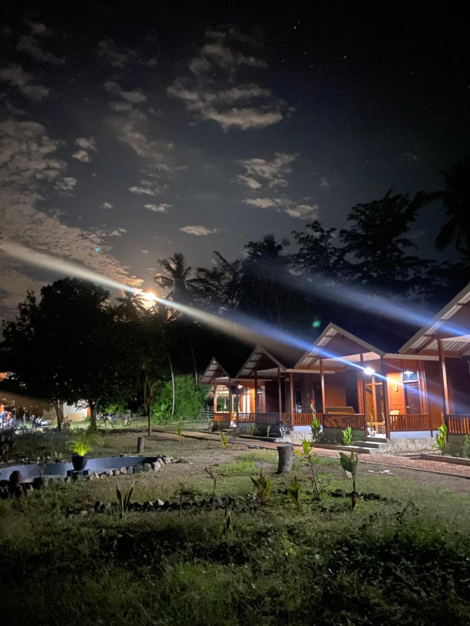 Nuna Bungalows Riung Kültér fotó